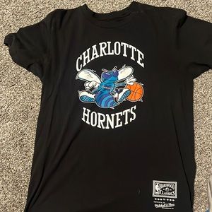 Mitchell and Ness Hornets Graphic Tee size M.